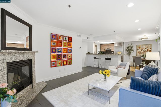 2560 Oak Rd 122, Walnut Creek, CA 94597