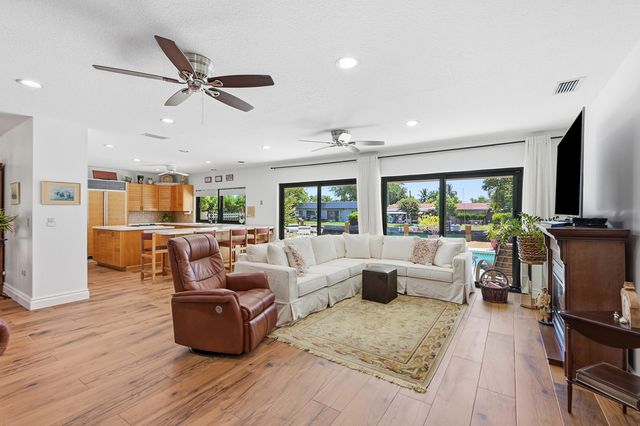 370 SE 13th Avenue, Pompano Beach, FL 33060