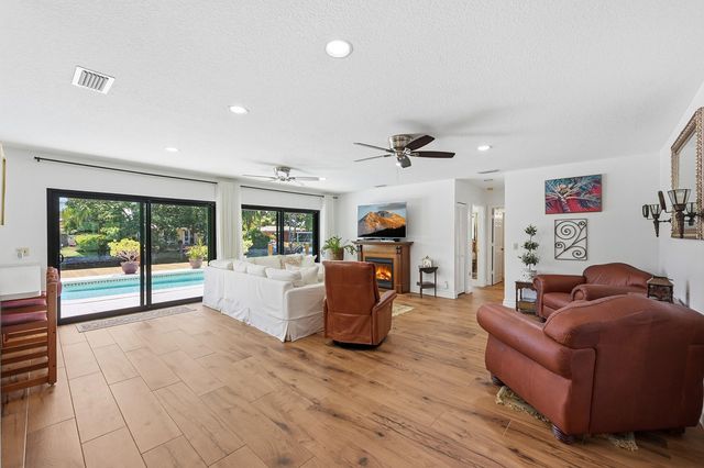 370 SE 13th Avenue, Pompano Beach, FL 33060