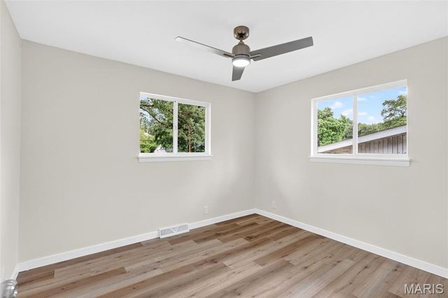 8630 North Avenue, St John, MO 63114