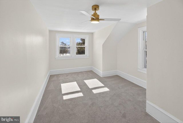 36 E PARK AVE, Lindenwold, NJ 08021