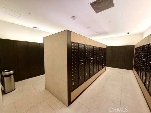 889 Francisco, Los Angeles, CA 90017