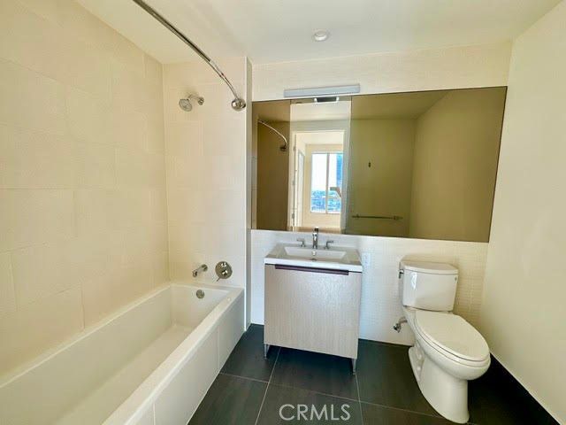 889 Francisco, Los Angeles, CA 90017