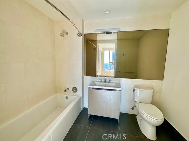 889 Francisco, Los Angeles, CA 90017