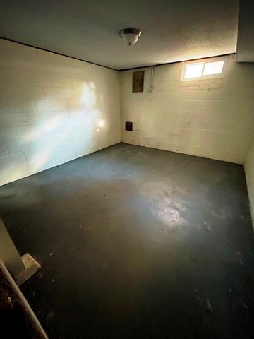 3815 Clinton Avenue, Des Moines, IA 50310