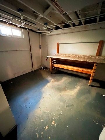 3815 Clinton Avenue, Des Moines, IA 50310