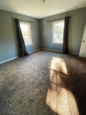 3815 Clinton Avenue, Des Moines, IA 50310