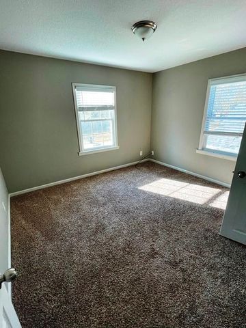 3815 Clinton Avenue, Des Moines, IA 50310