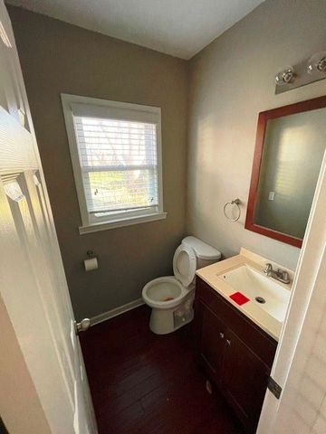 3815 Clinton Avenue, Des Moines, IA 50310