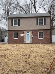 3815 Clinton Avenue, Des Moines, IA 50310