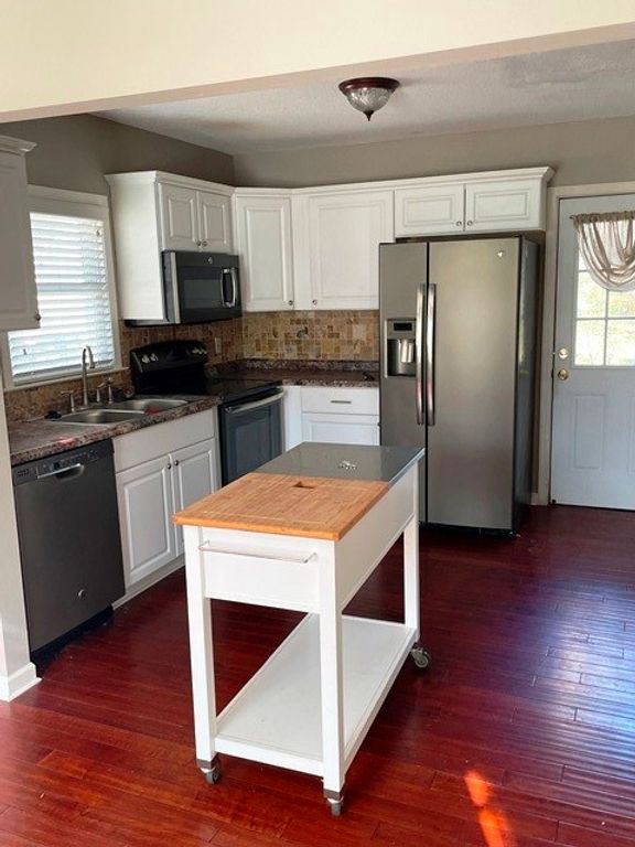 3815 Clinton Avenue, Des Moines, IA 50310