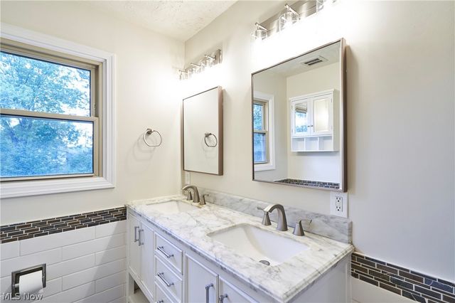 4368 Norona Drive, Cuyahoga Falls, OH 44224