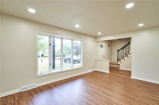 4368 Norona Drive, Cuyahoga Falls, OH 44224