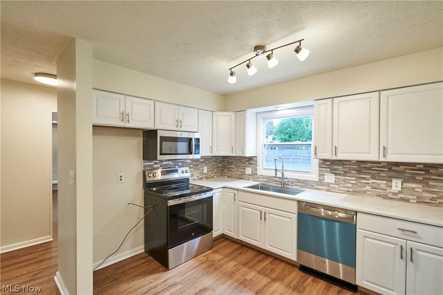 4368 Norona Drive, Cuyahoga Falls, OH 44224
