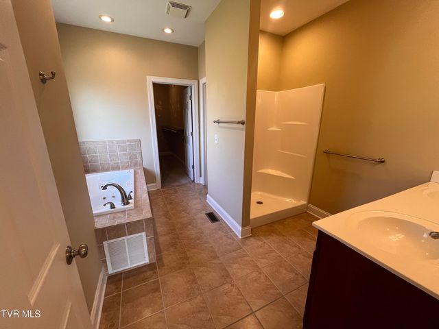 400 Highland Church Road, Johnson City, TN 37615