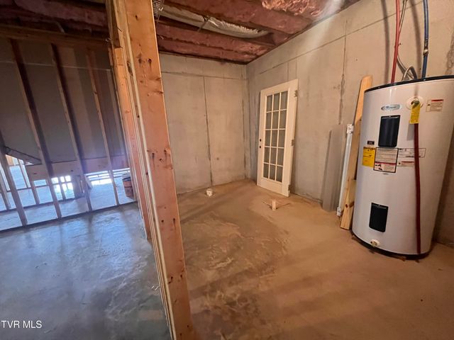 400 Highland Church Road, Johnson City, TN 37615