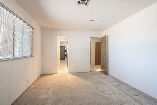 8532 Creek Street NE, Albuquerque, NM 87113