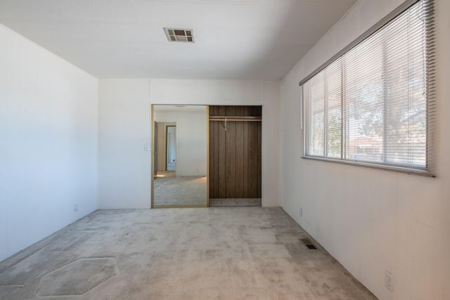 8532 Creek Street NE, Albuquerque, NM 87113