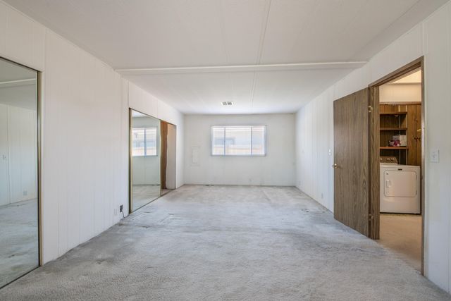 8532 Creek Street NE, Albuquerque, NM 87113
