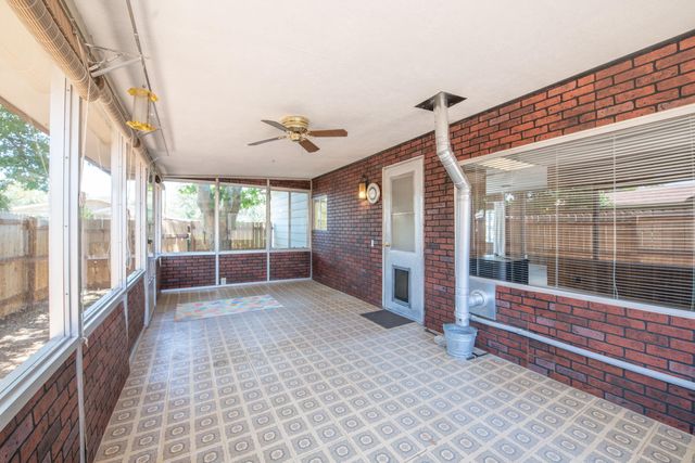 8532 Creek Street NE, Albuquerque, NM 87113