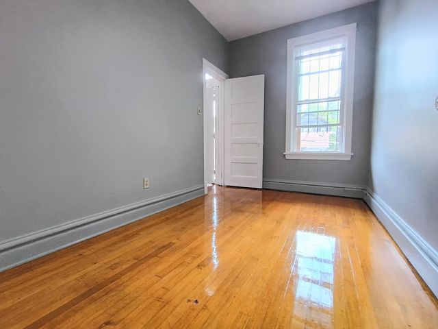 1911 W Belmont Avenue 2R, Chicago, IL 60657
