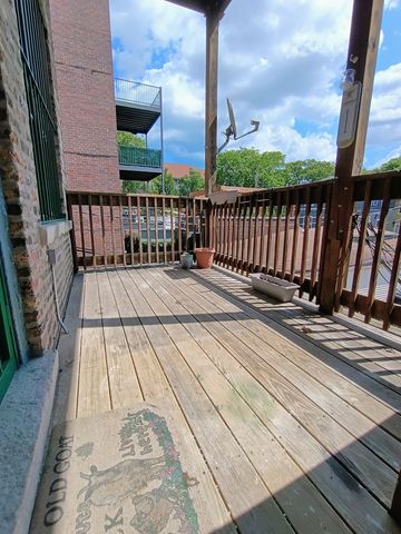 1911 W Belmont Avenue 2R, Chicago, IL 60657