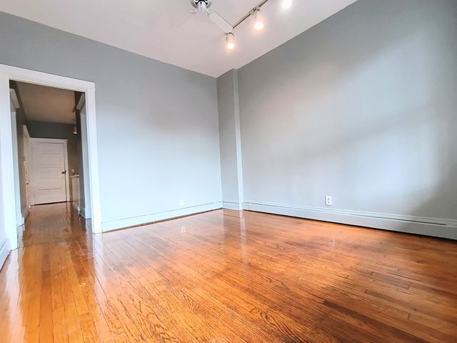 1911 W Belmont Avenue 2R, Chicago, IL 60657