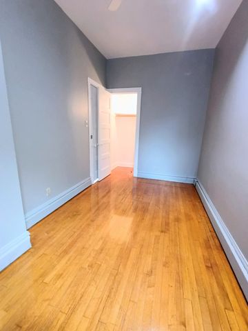 1911 W Belmont Avenue 2R, Chicago, IL 60657