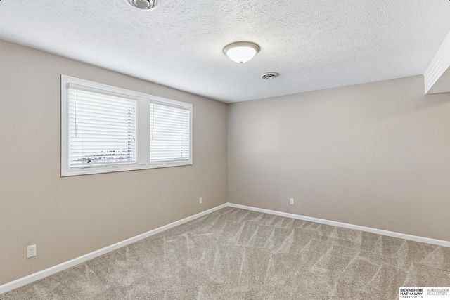 3413 S 152 Street, Omaha, NE 68144