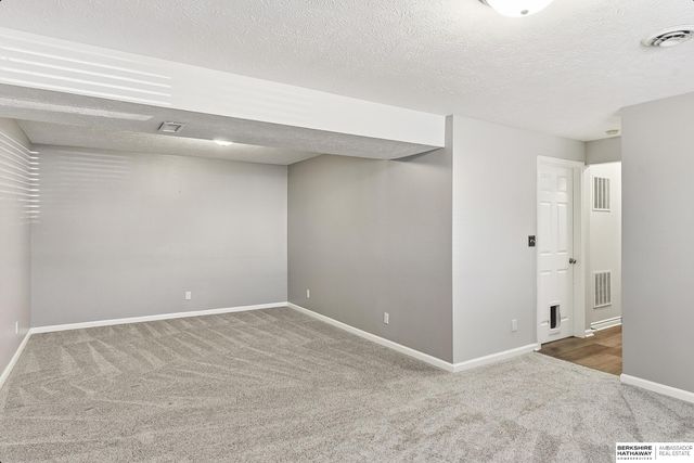 3413 S 152 Street, Omaha, NE 68144