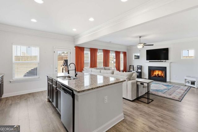 199 Laurel Cove Drive, Hoschton, GA 30548