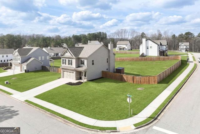 199 Laurel Cove Drive, Hoschton, GA 30548