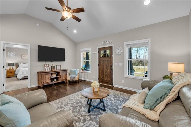 1554 S Spring St, Manchester, TN 37355