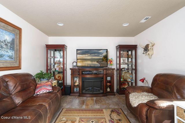 1688 W Umpqua CT, Post Falls, ID 83854