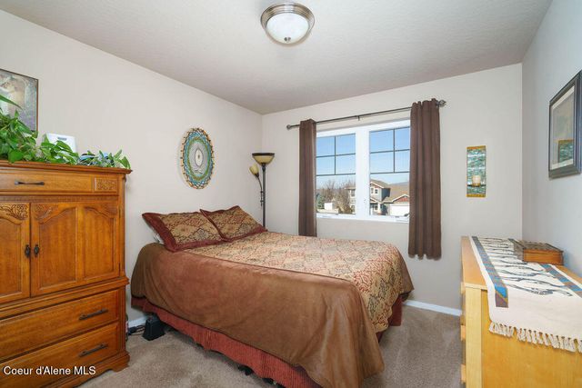 1688 W Umpqua CT, Post Falls, ID 83854