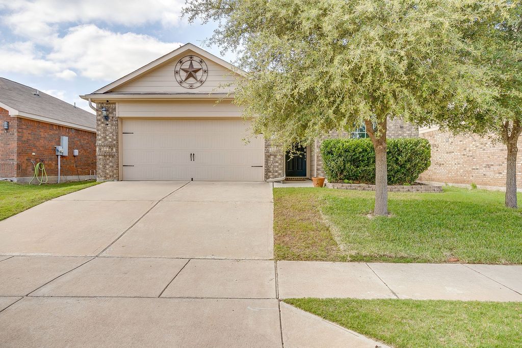 6252 Jasper Lake Drive, Fort Worth, TX 76179