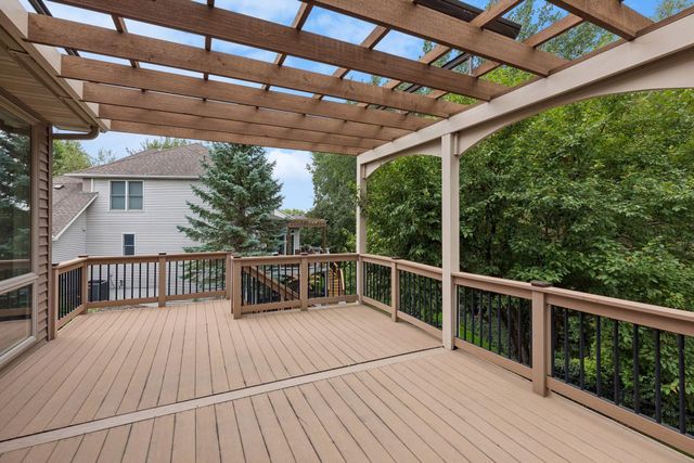 19081 Inndale Drive, Lakeville, MN 55044