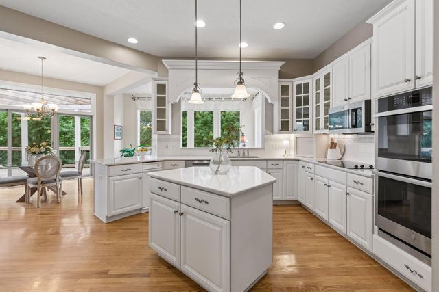 19081 Inndale Drive, Lakeville, MN 55044