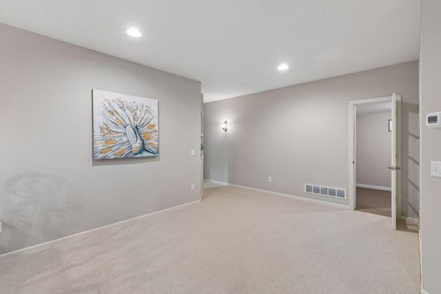 19081 Inndale Drive, Lakeville, MN 55044