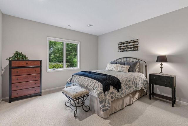 19081 Inndale Drive, Lakeville, MN 55044
