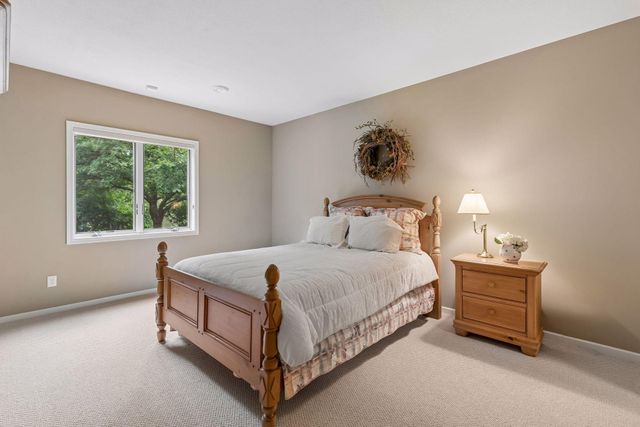 19081 Inndale Drive, Lakeville, MN 55044
