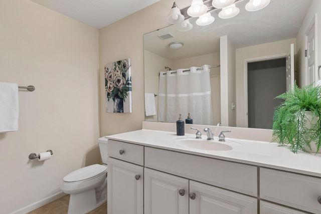 19081 Inndale Drive, Lakeville, MN 55044