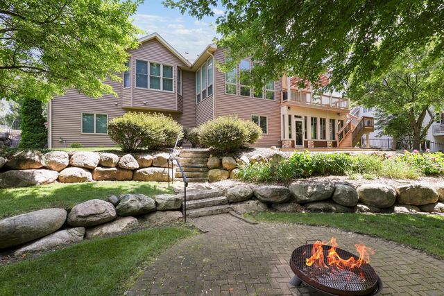 19081 Inndale Drive, Lakeville, MN 55044
