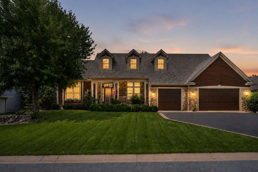 19081 Inndale Drive, Lakeville, MN 55044