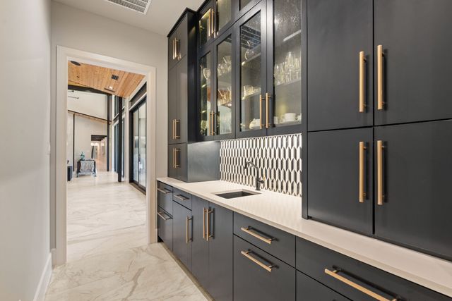 916 Dove Creek Court, Bartonville, TX 76226