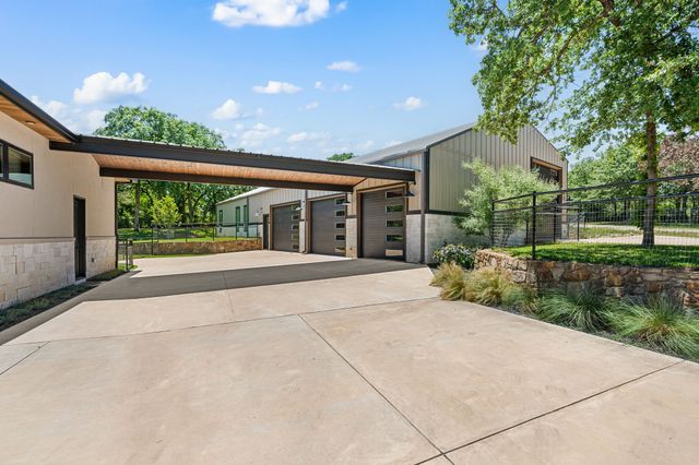 916 Dove Creek Court, Bartonville, TX 76226