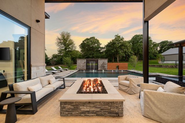 916 Dove Creek Court, Bartonville, TX 76226