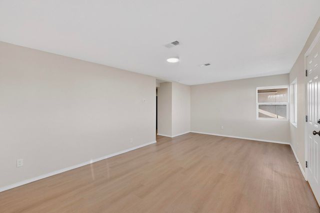 459 60th Street NW, Albuquerque, NM 87105