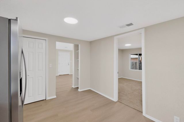 459 60th Street NW, Albuquerque, NM 87105