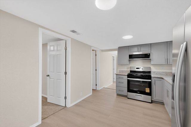 459 60th Street NW, Albuquerque, NM 87105